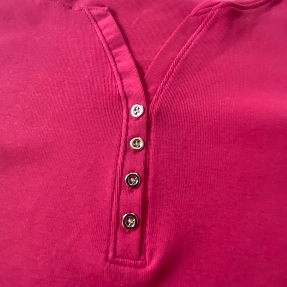 Karen Scott NWT Henley Short Sleeve Top Hot Pink Silver Buttons Size PM - Picture 9 of 12